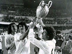 Momento en que Morena consigue el gol del triunfo en la Supercopa de Europa